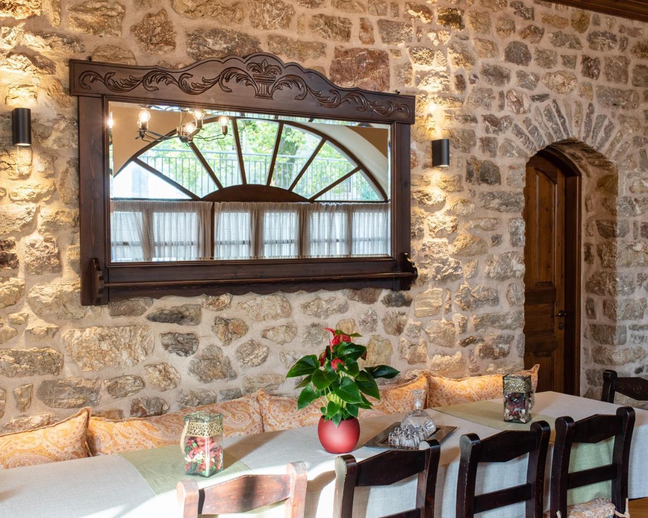 Kaza Guesthouse Dimitsana Luaran gambar