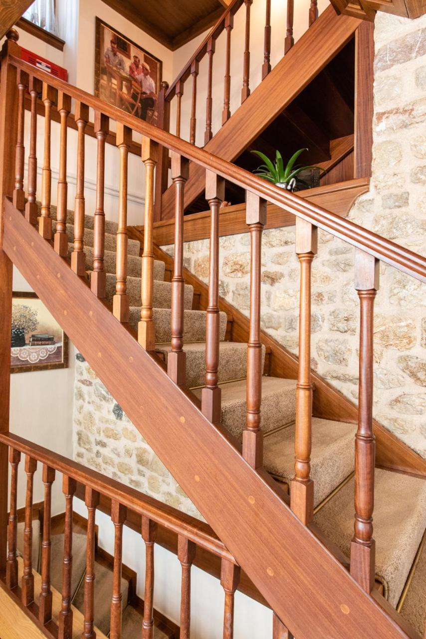 Kaza Guesthouse Dimitsana Luaran gambar