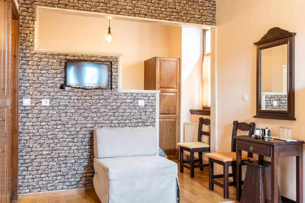 Kaza Guesthouse Dimitsana Luaran gambar