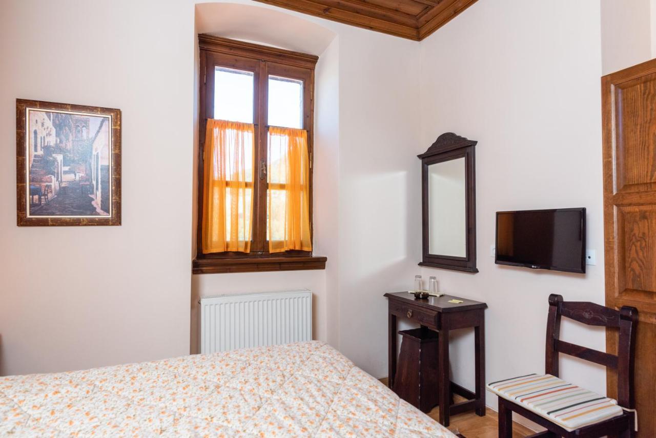 Kaza Guesthouse Dimitsana Luaran gambar