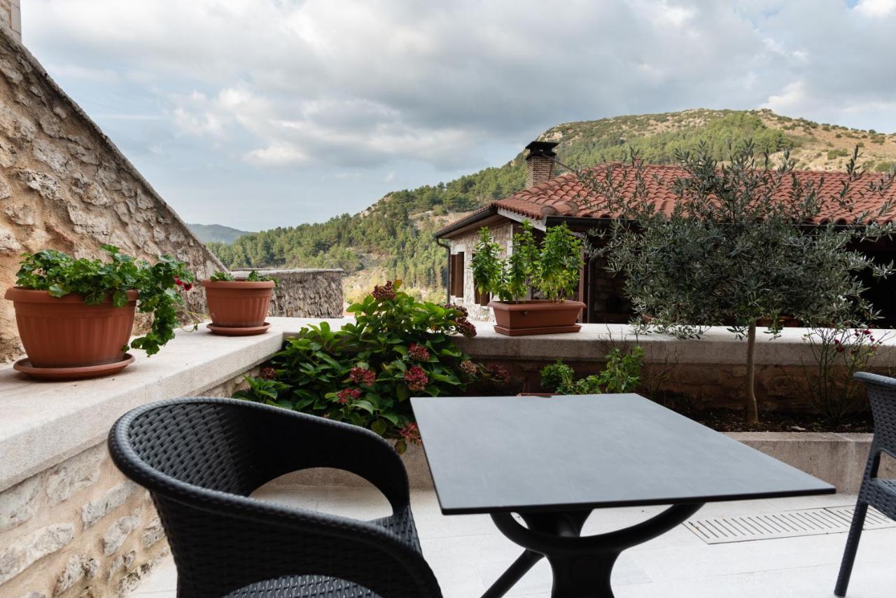 Kaza Guesthouse Dimitsana Luaran gambar