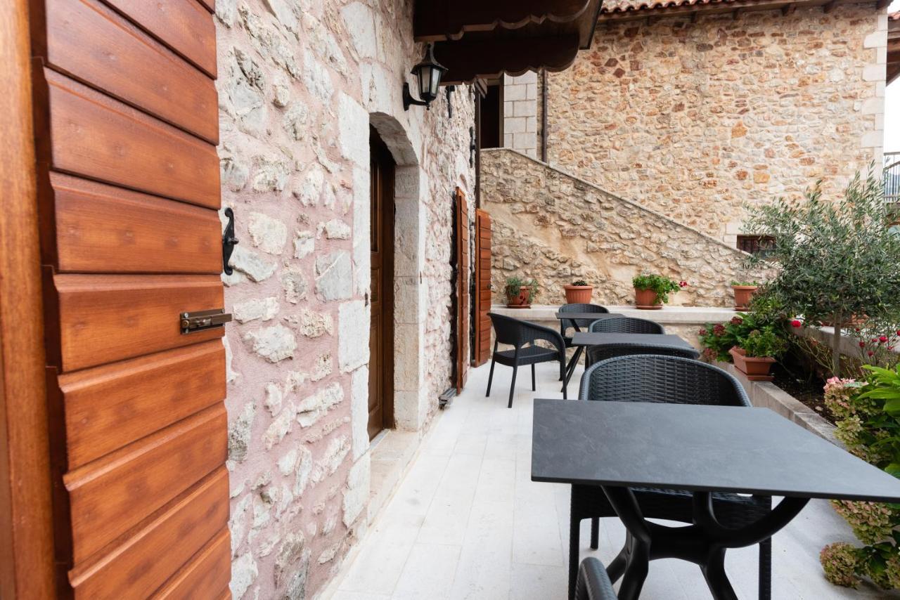 Kaza Guesthouse Dimitsana Luaran gambar